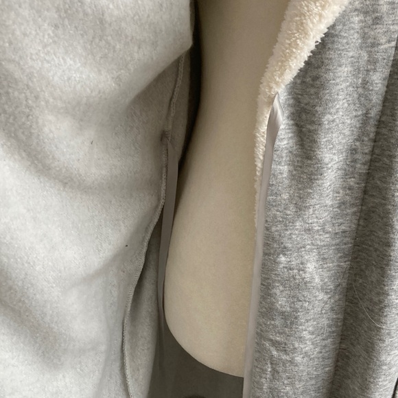 Joe Boxer Gray and White with Sherpa Time Robe - Picture 9 of 11